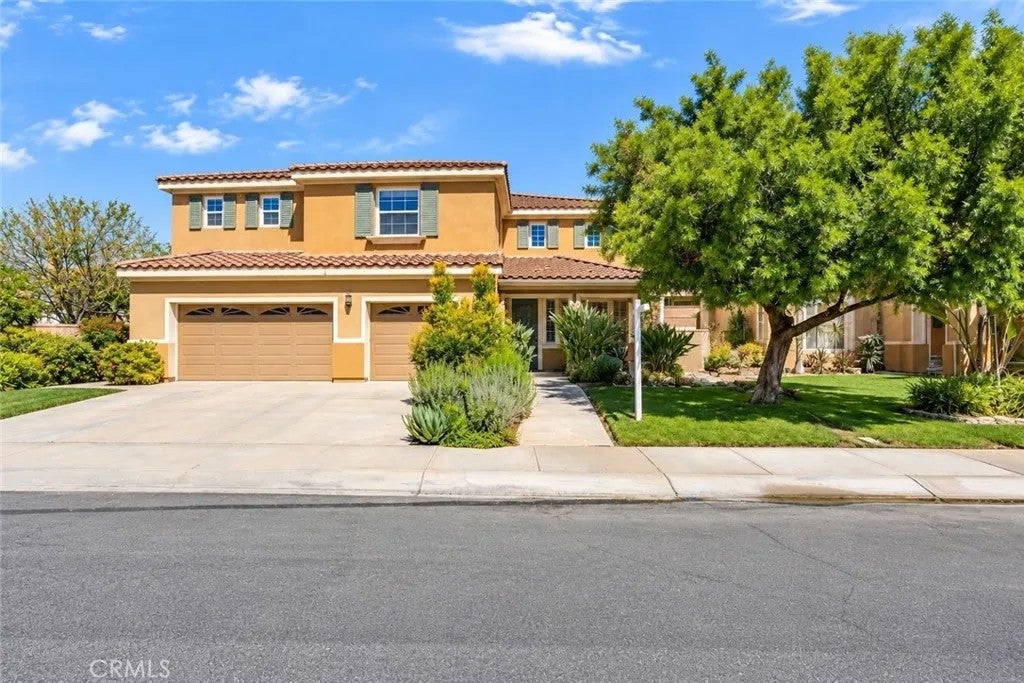 1448 Moonlight Drive
