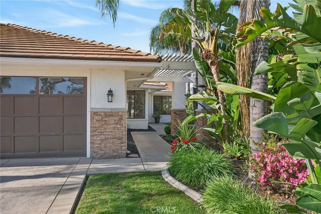 30251 Swan Point