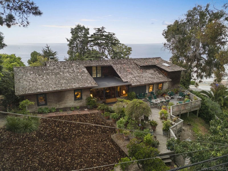 1570 Virginia Way