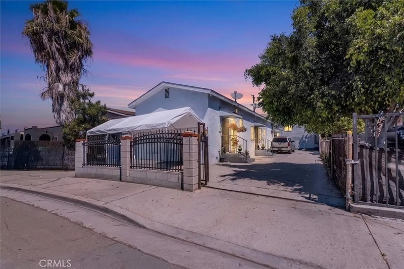 1237 E 76th