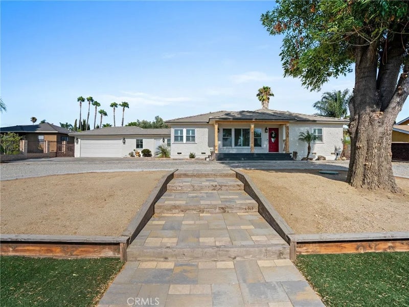 5736 Country Lane