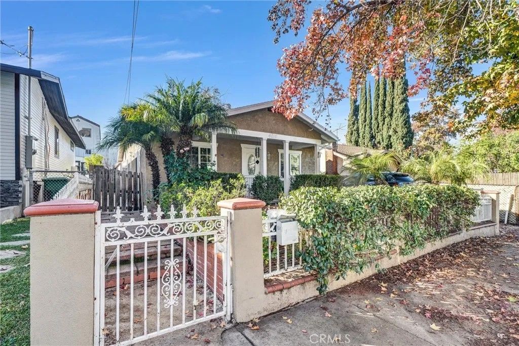 Photo of 4816 Stratford Rd, Los Angeles, CA 90042 (MLS # PW26006376)