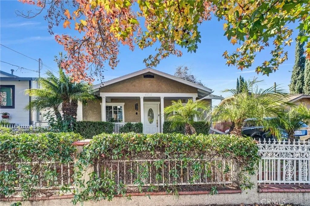 Photo of 4816 Stratford Rd, Los Angeles, CA 90042 (MLS # PW26006376)