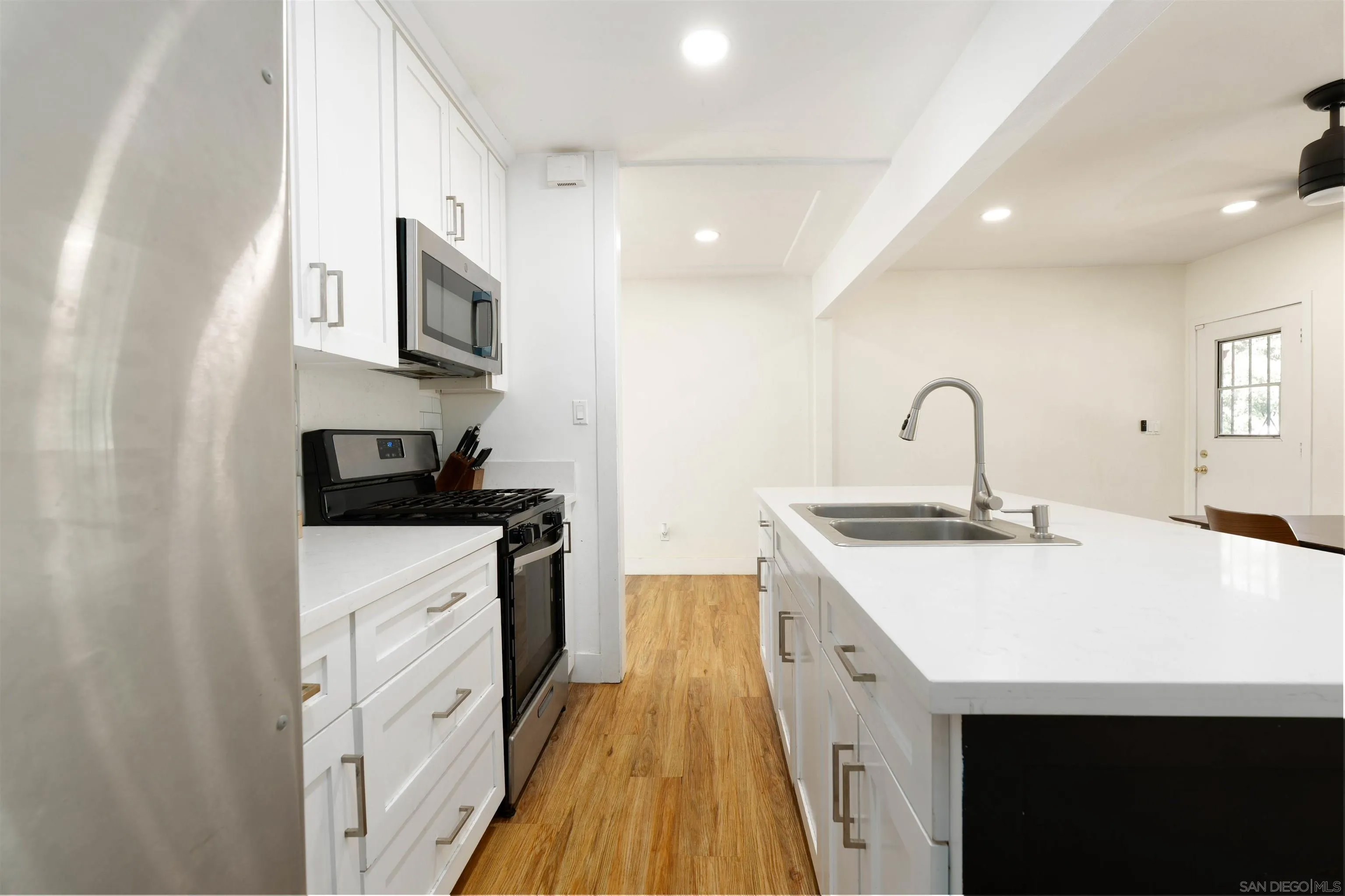1015 4th Ave.