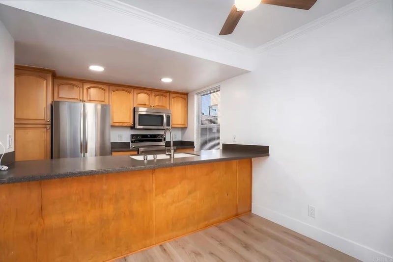 4222 Menlo Avenue 28