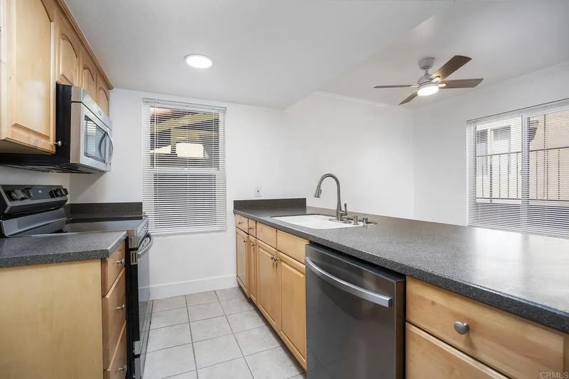 4222 Menlo Avenue 28