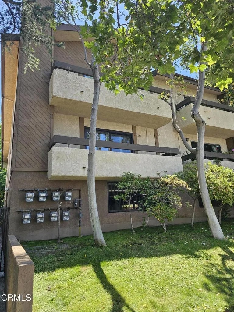 12330 Magnolia Boulevard 106