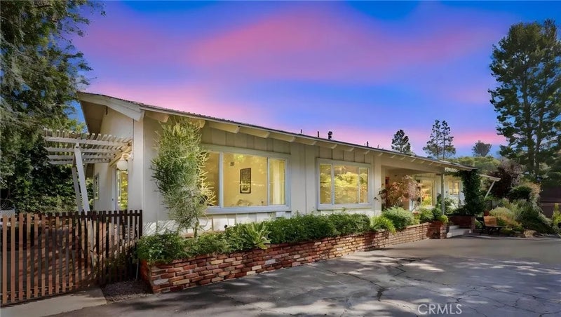 1425 Longview