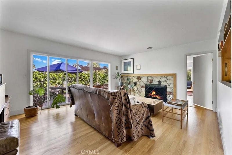 1425 Longview