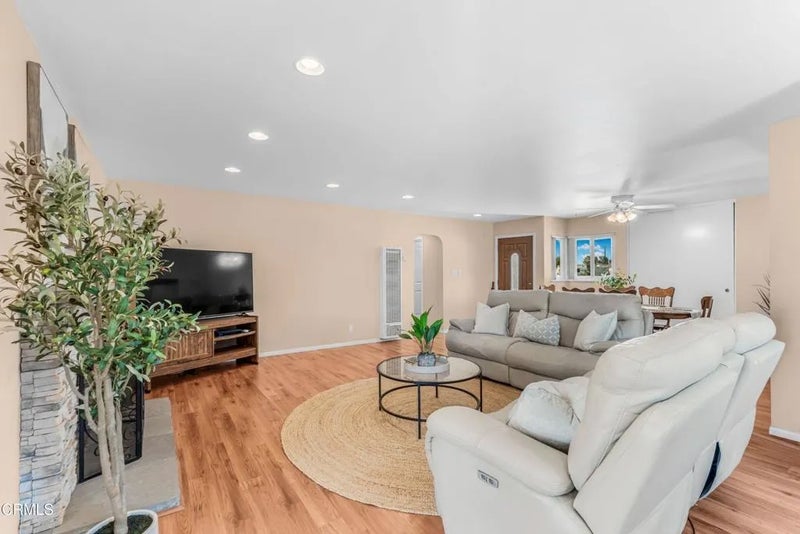 3287 Curt Drive