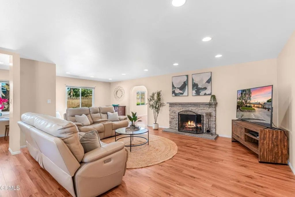 3287 Curt Drive