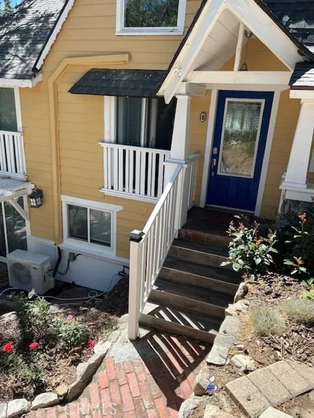 Photo of 23663 Lake Dr, Crestline, CA 92325 (MLS # PW26093944)