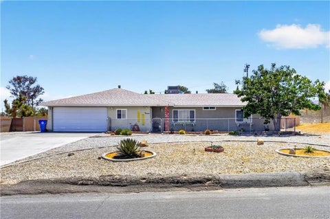 Photo of 7053 Balsa Avenue, Yucca Valley, CA 92284 (MLS # DW26233370)