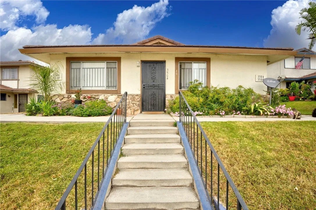 3504 Rainbow Lane