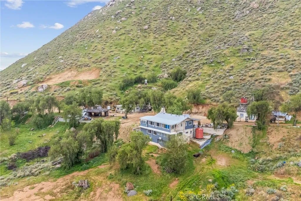 Photo of 23255 Warren Road, San Jacinto, CA 92582 (MLS # IG25083227)