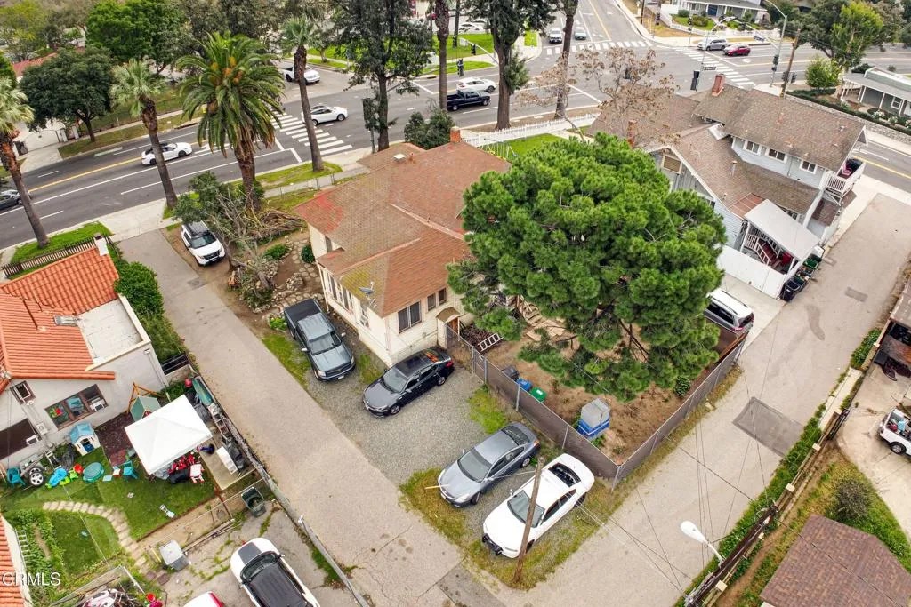 714 E Grand Boulevard