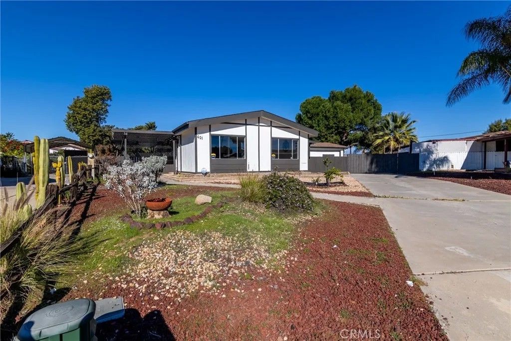 Photo of 401 Coral Hills, Perris, CA 92570 (MLS # SW25267029)