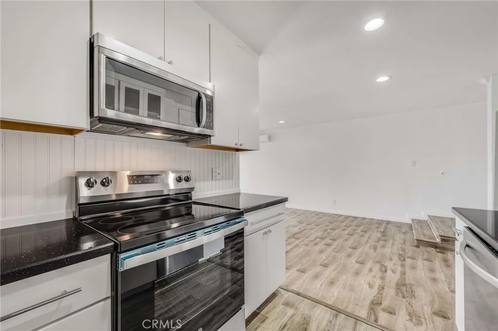 3565 Linden 255