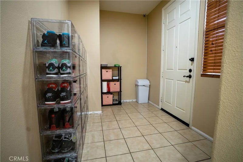 216 W Merlot Drive