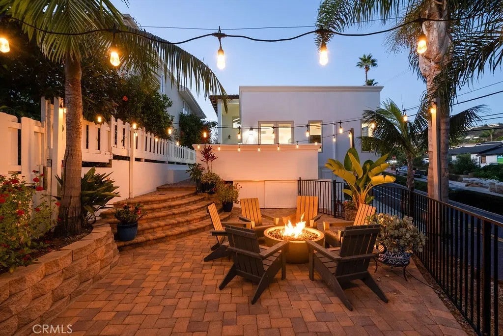 205 W Avenida Valencia