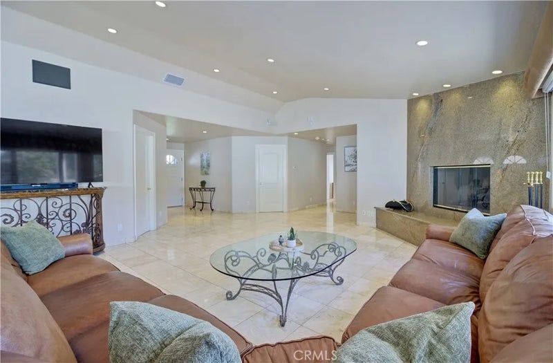 5821 Blueberry Street