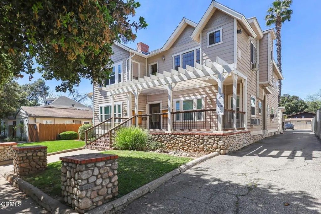 Photo of 421 N Euclid Avenue, Pasadena, CA 91101 (MLS # P1-26511)