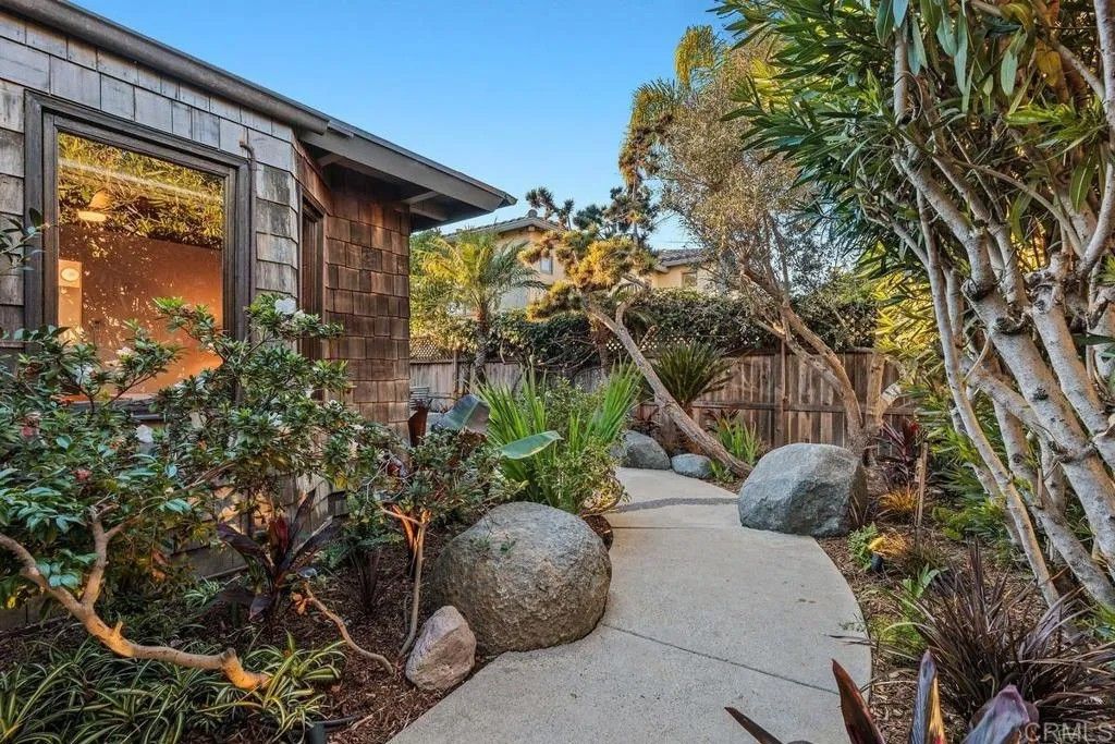 Photo of 2034 Mackinnon Avenue, Cardiff By The Sea, CA 92007 (MLS # NDP2510708)