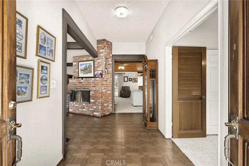 22271 Craggy View