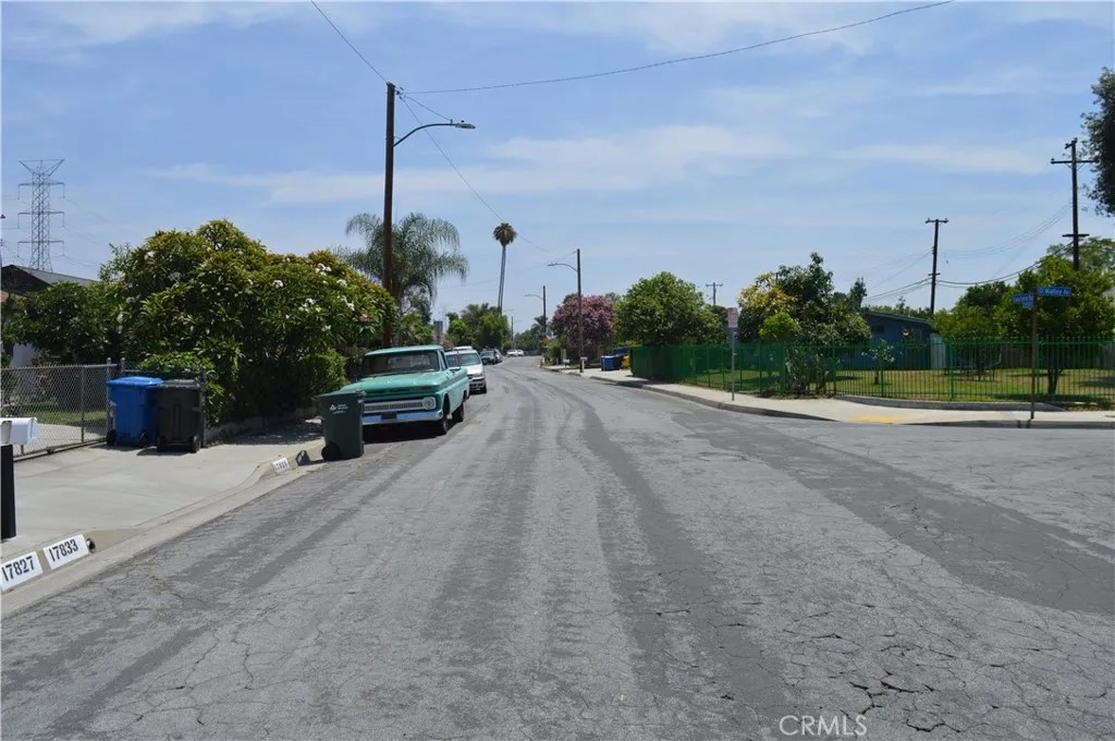 17827 E Laxford