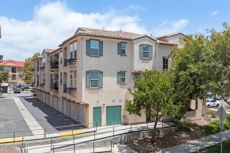 351 Riverpark 301