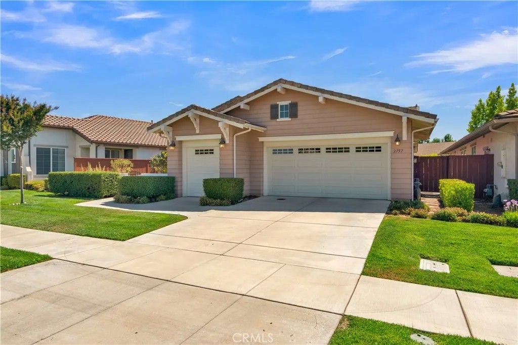 Photo of 2757 Traditions Loop, Paso Robles, CA 93446 (MLS # CV26005575)