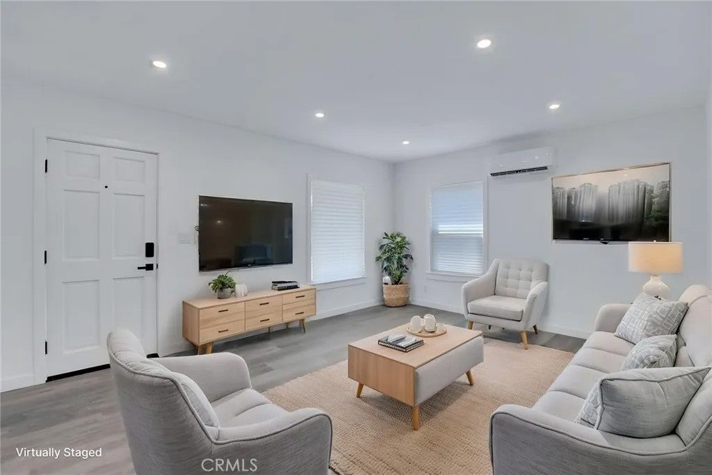 315 N San Jose