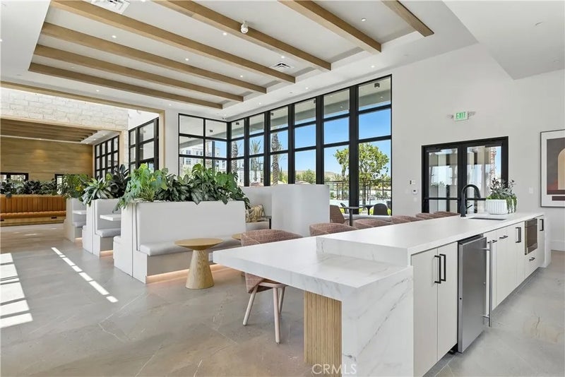 365 Mariposa Way