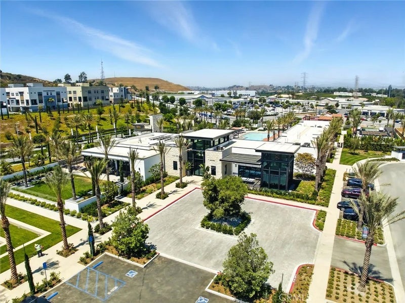 365 Mariposa Way