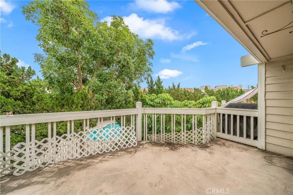 4900 N Grand Avenue 104