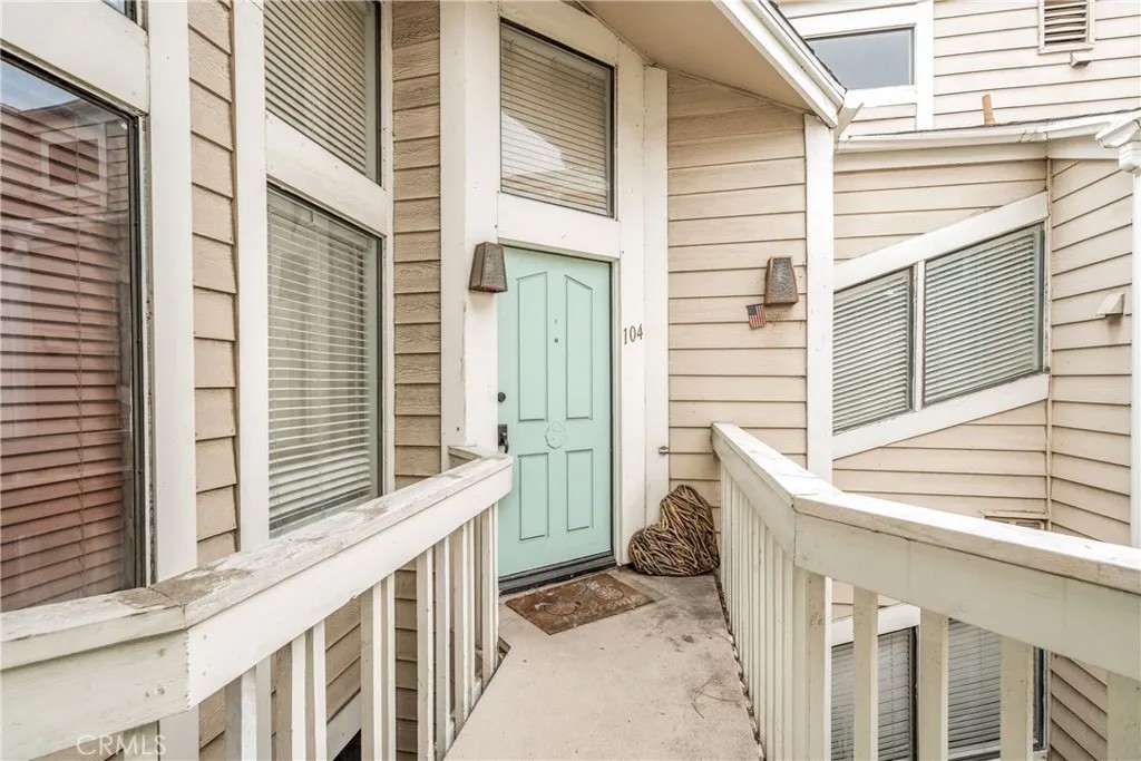 4900 N Grand Avenue 104