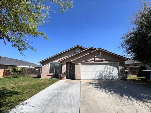 Photo of 142 White St, Tulare, CA 93274 (MLS # DW26060525)
