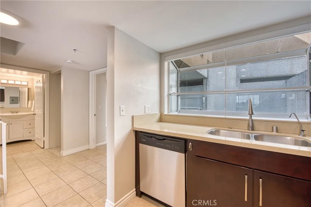 4755 Templeton Street 2210