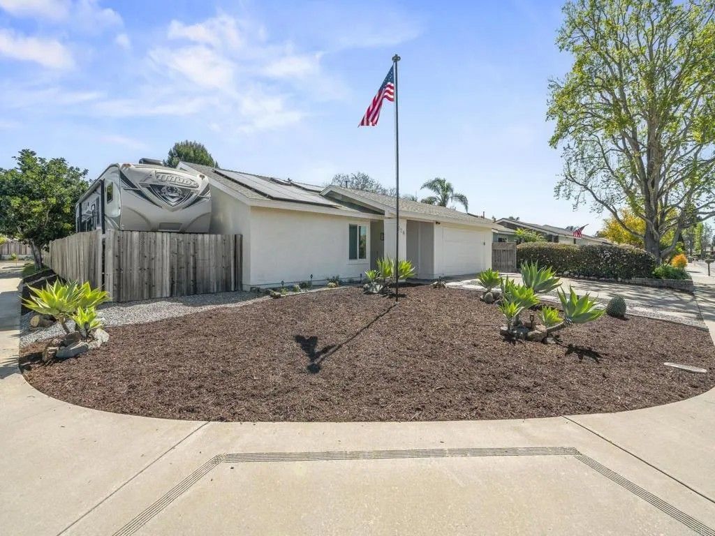 Photo of 726 Fredricks Avenue, Oceanside, CA 92058 (MLS # NDP2602641)