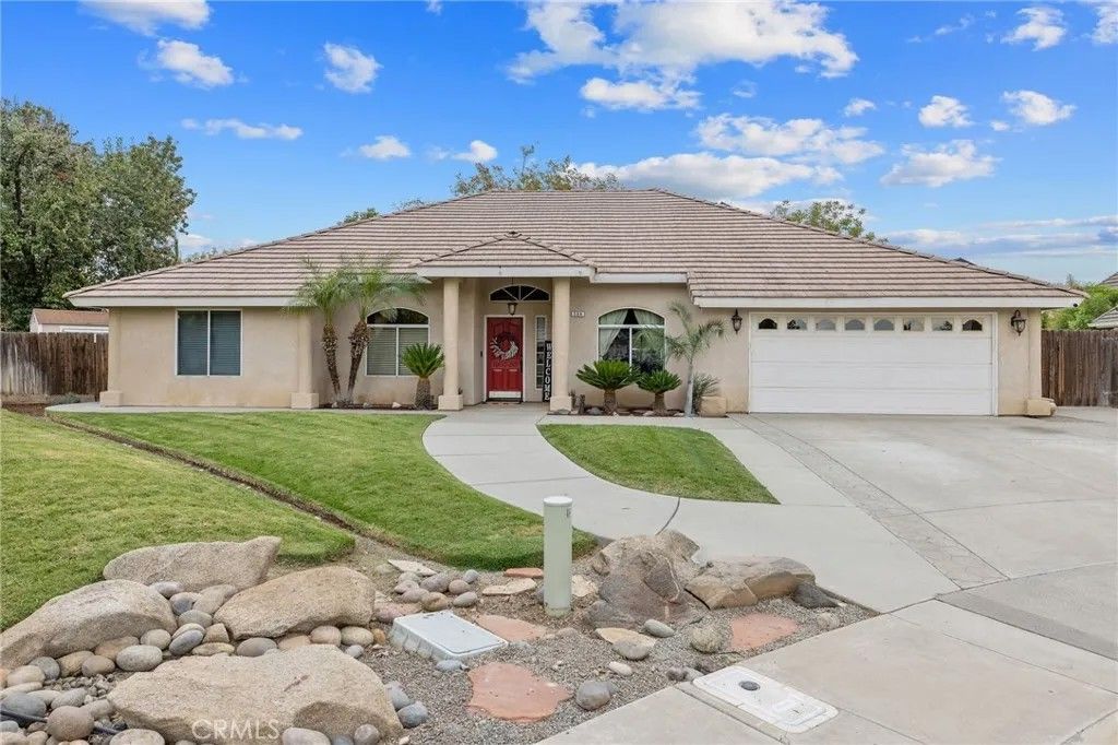 Photo of 594 Diana Ct, Hanford, CA 93230 (MLS # FR25238900)