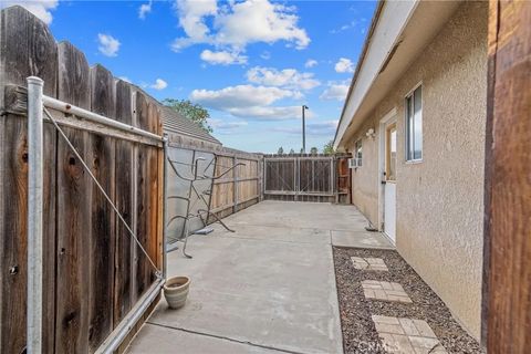 Tiny photo for 594 Diana Ct, Hanford, CA 93230 (MLS # FR25238900)