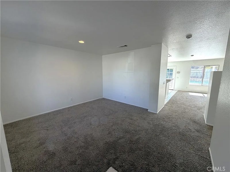 6152 W Avenue J5