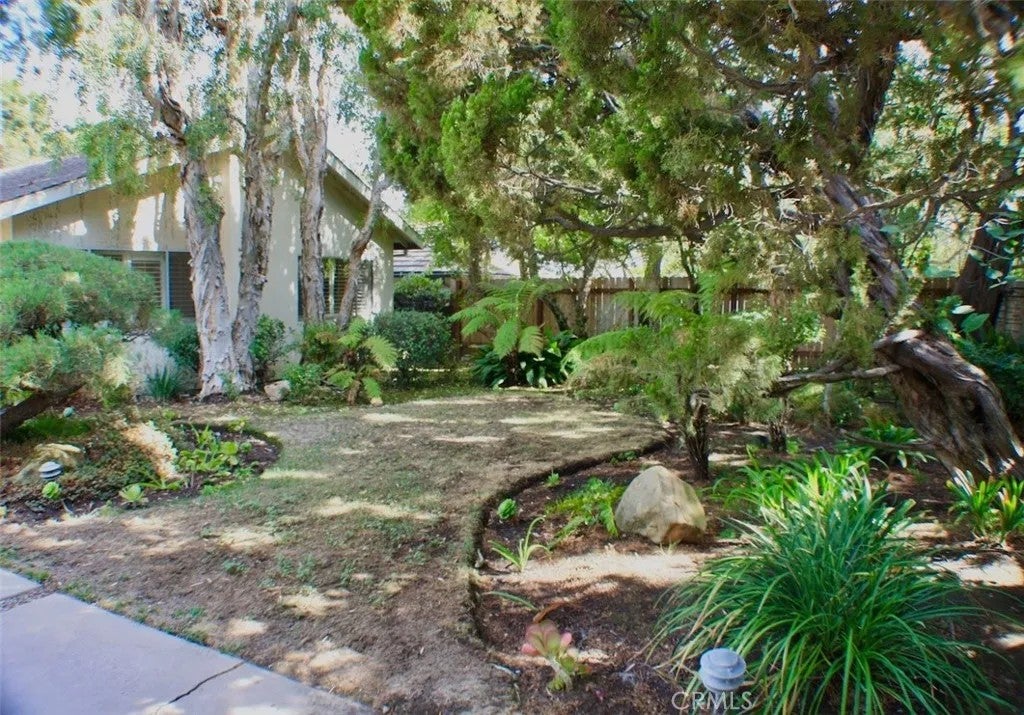 5412 Encino Ave.