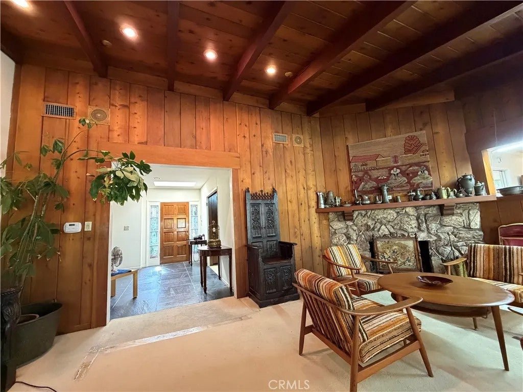 5412 Encino Ave.