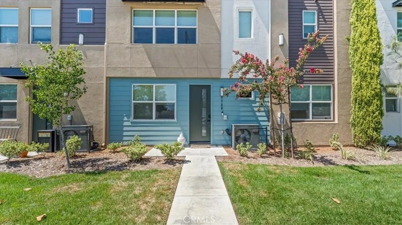 7729 Paxton Pl