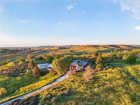 Photo of 3476 Redtail Pl, Creston, CA 93432 (MLS # NS26030109)