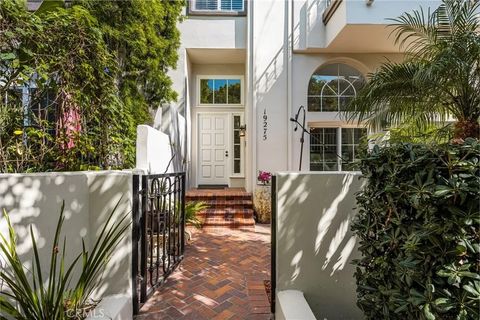 Photo of 19275 Meadowood Circle, Huntington Beach, CA 92648 (MLS # PW26047230)