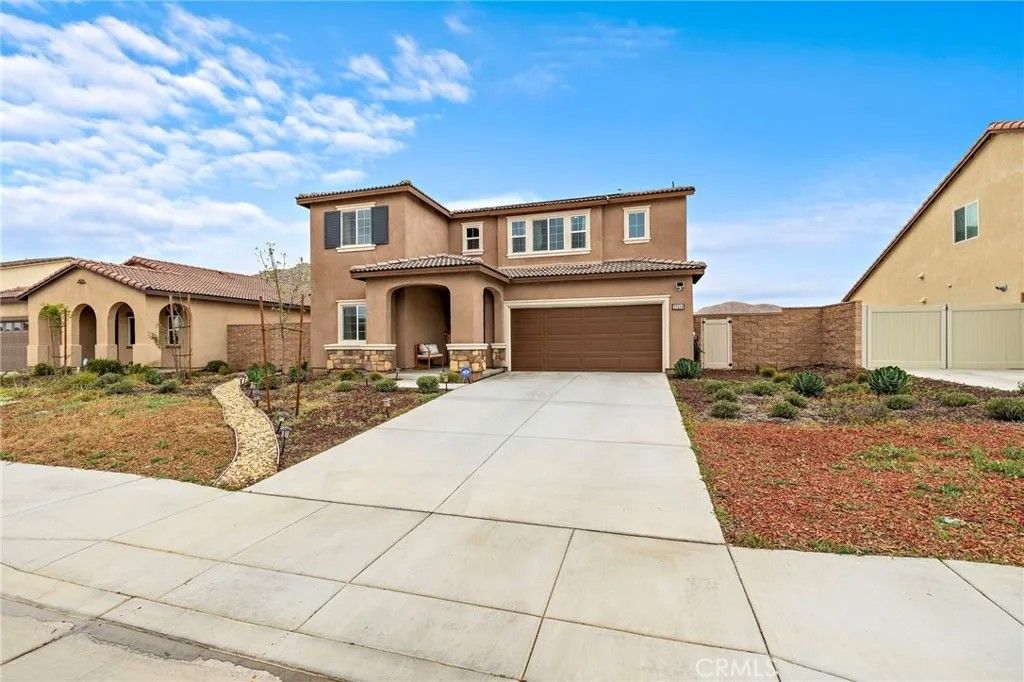 Photo of 31324 Scrub Jay Rd, Winchester, CA 92596 (MLS # CV26068387)
