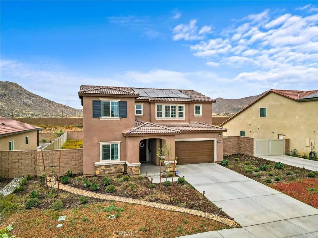 Photo of 31324 Scrub Jay Rd, Winchester, CA 92596 (MLS # CV26068387)