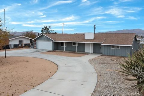 Photo of 13429 Rancherias Rd, Apple Valley, CA 92308 (MLS # PW26053530)